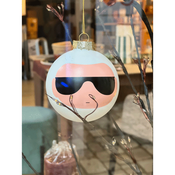 Boule de Noël, KARL, en verre de chez LUCIE KAAS